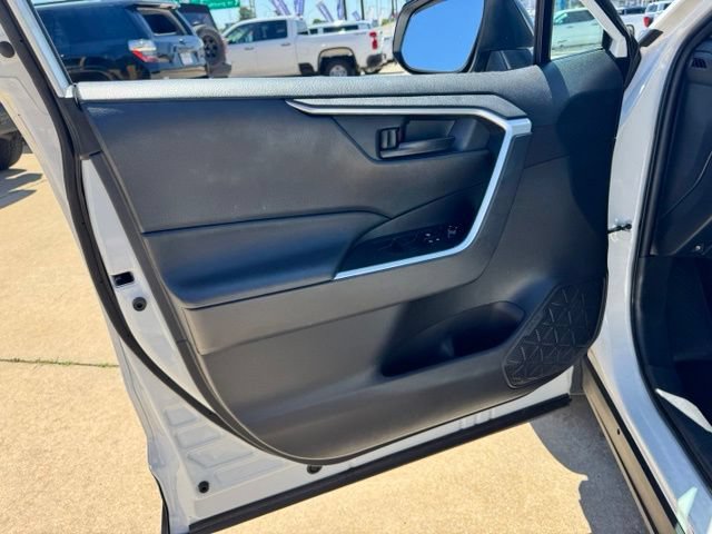 Used 2023 Toyota RAV4 LE AWD/4WD image 20