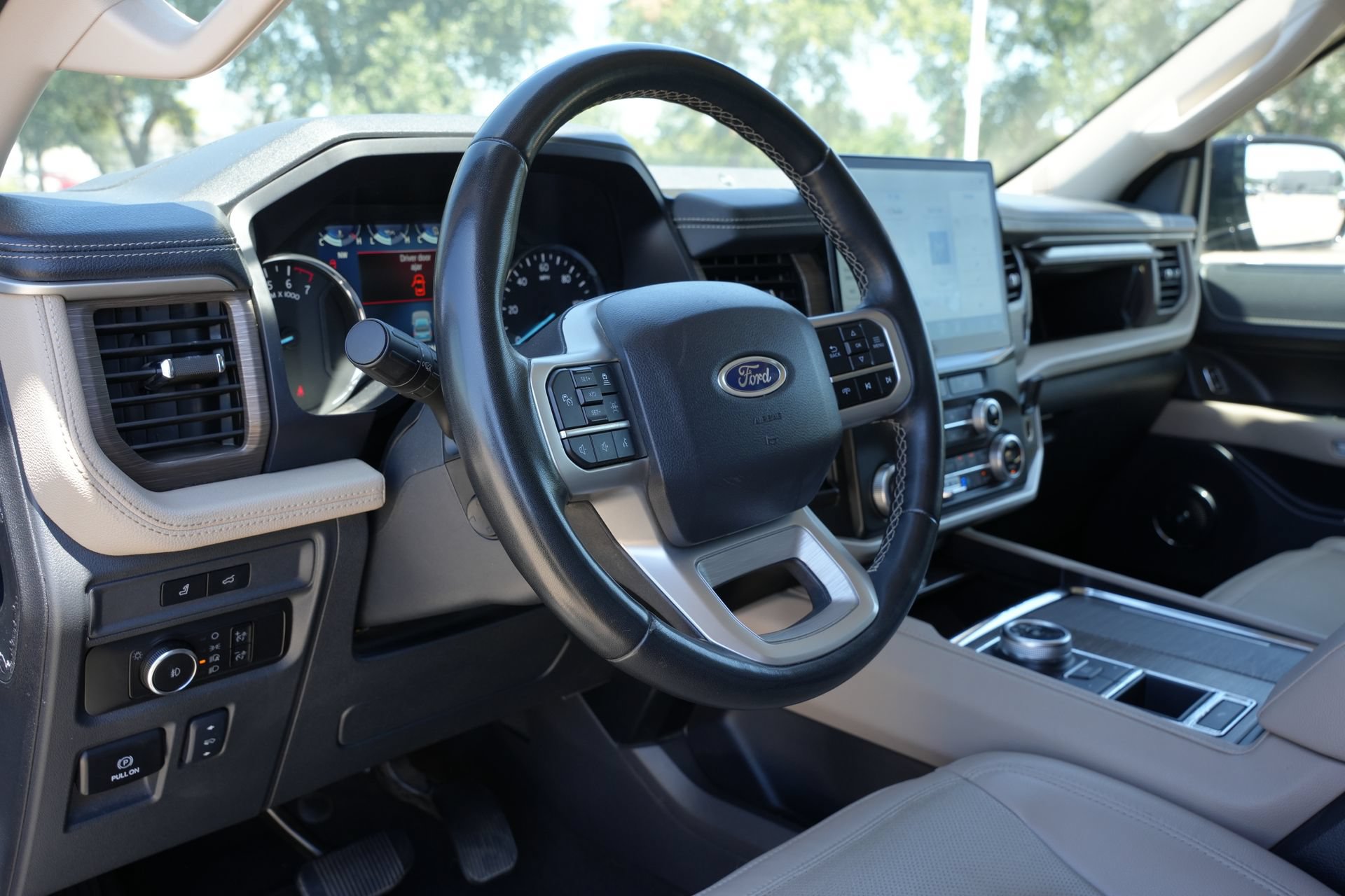 Used 2024 Ford Expedition Max Limited RWD image 15