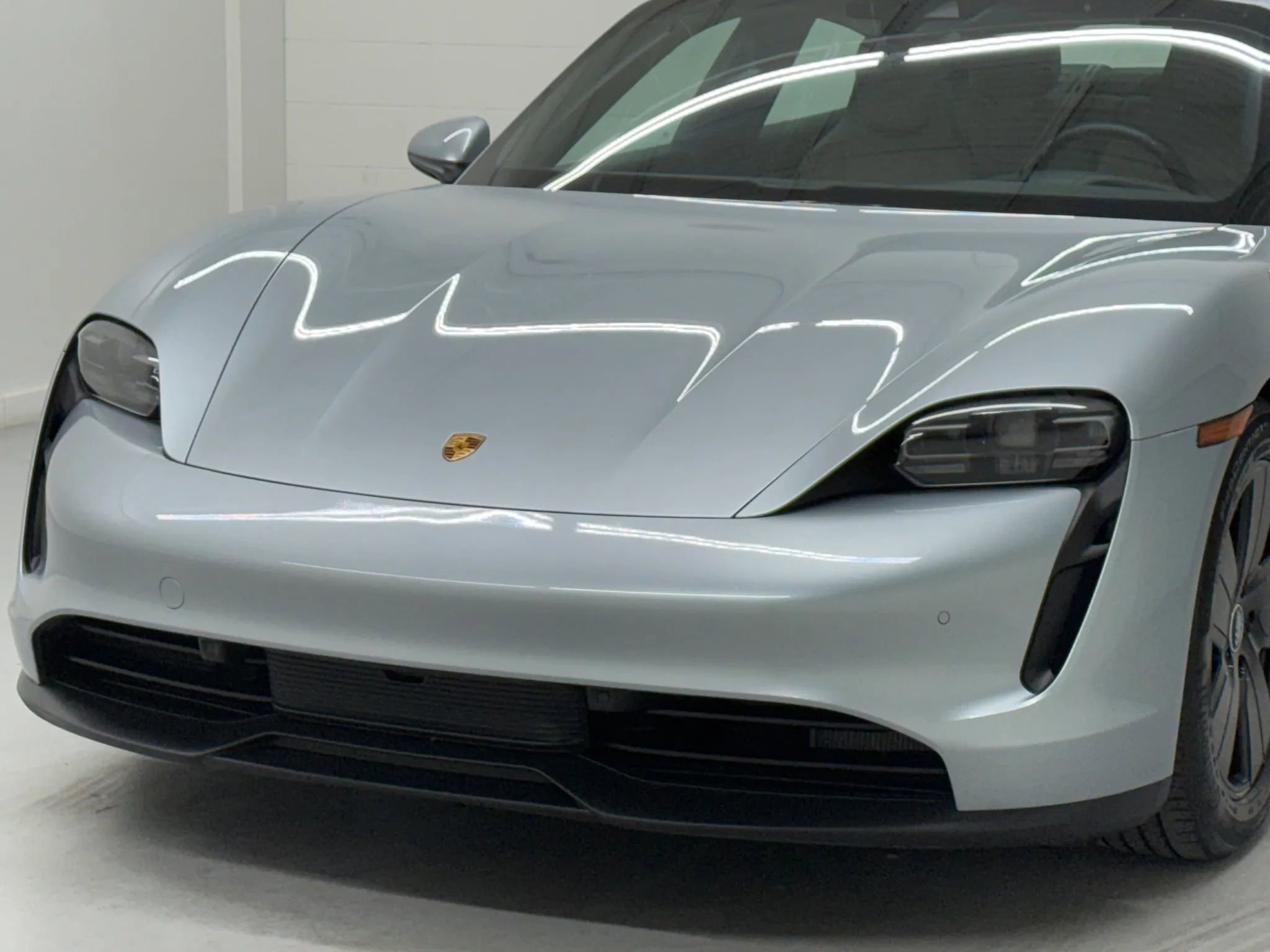 Used 2021 Porsche Taycan image 41