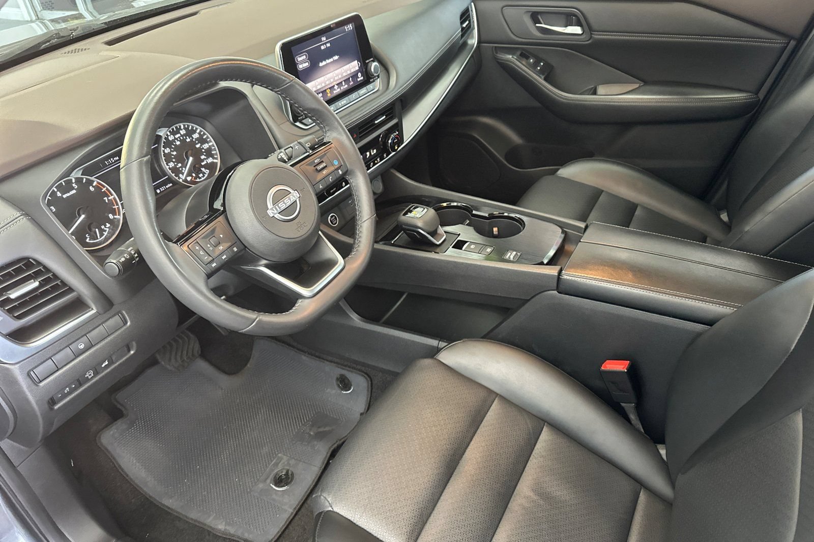 Used 2023 Nissan Rogue SV w/ SV Premium B Package FWD image 12