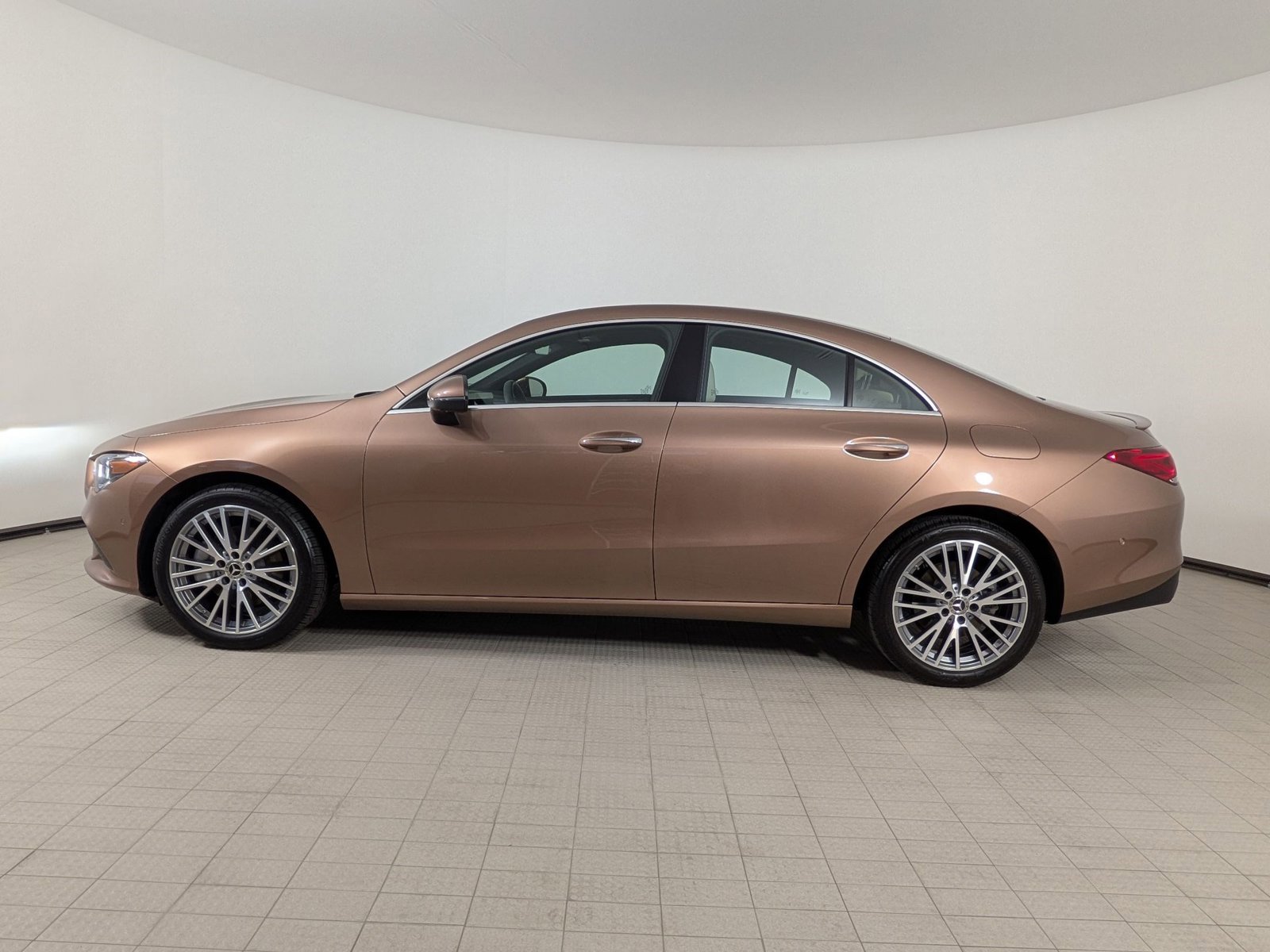 Used 2023 Mercedes-Benz CLA 250 image 2