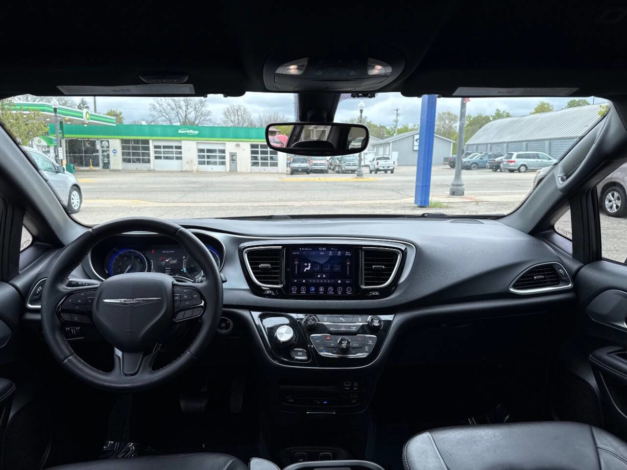 Used 2018 Chrysler Pacifica Touring-L Plus FWD image 28