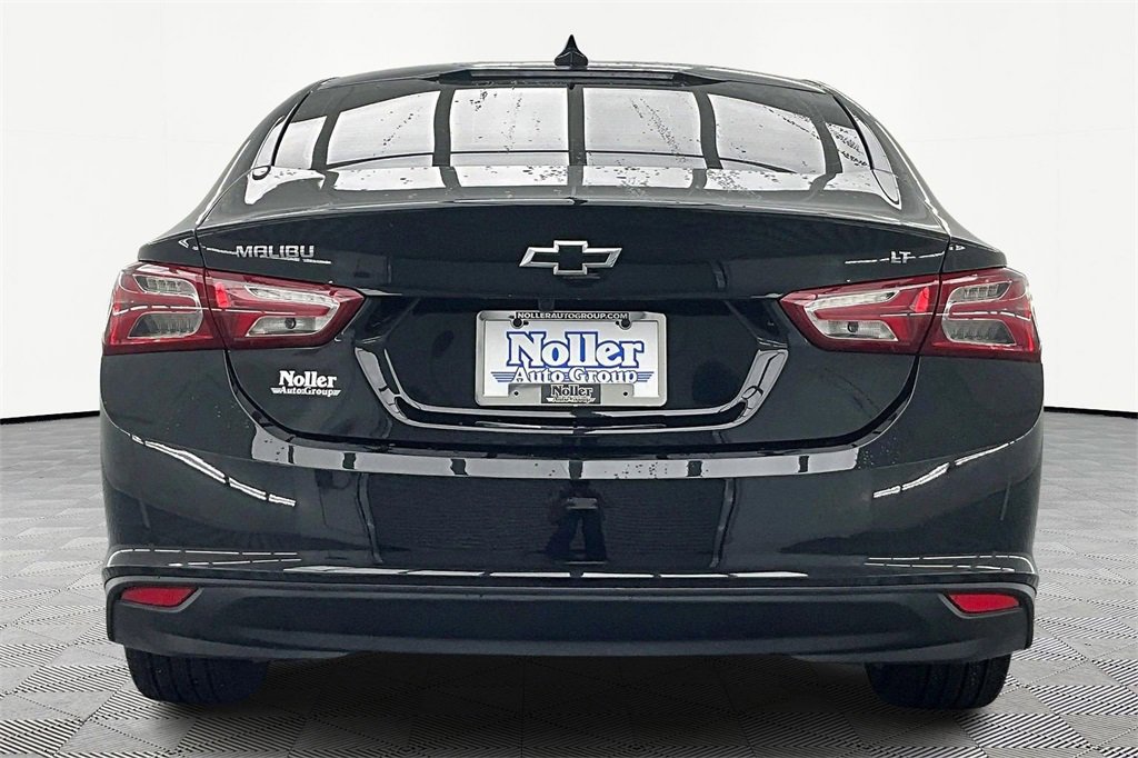 Used 2022 Chevrolet Malibu LT image 4
