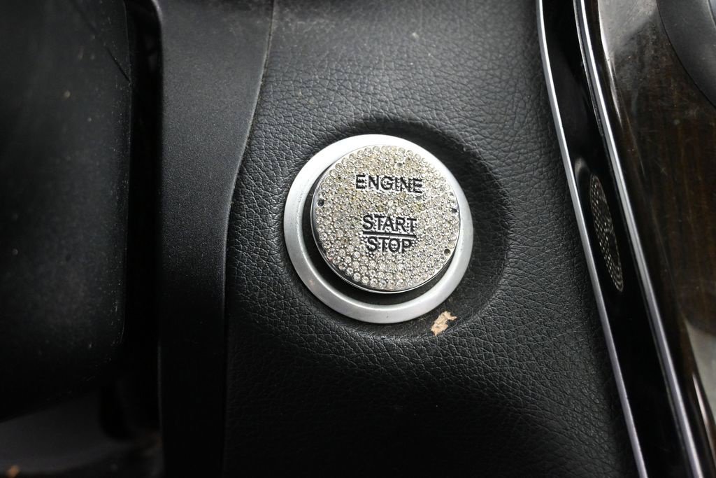 Used 2017 Mercedes-Benz C 300 4MATIC Sedan image 22