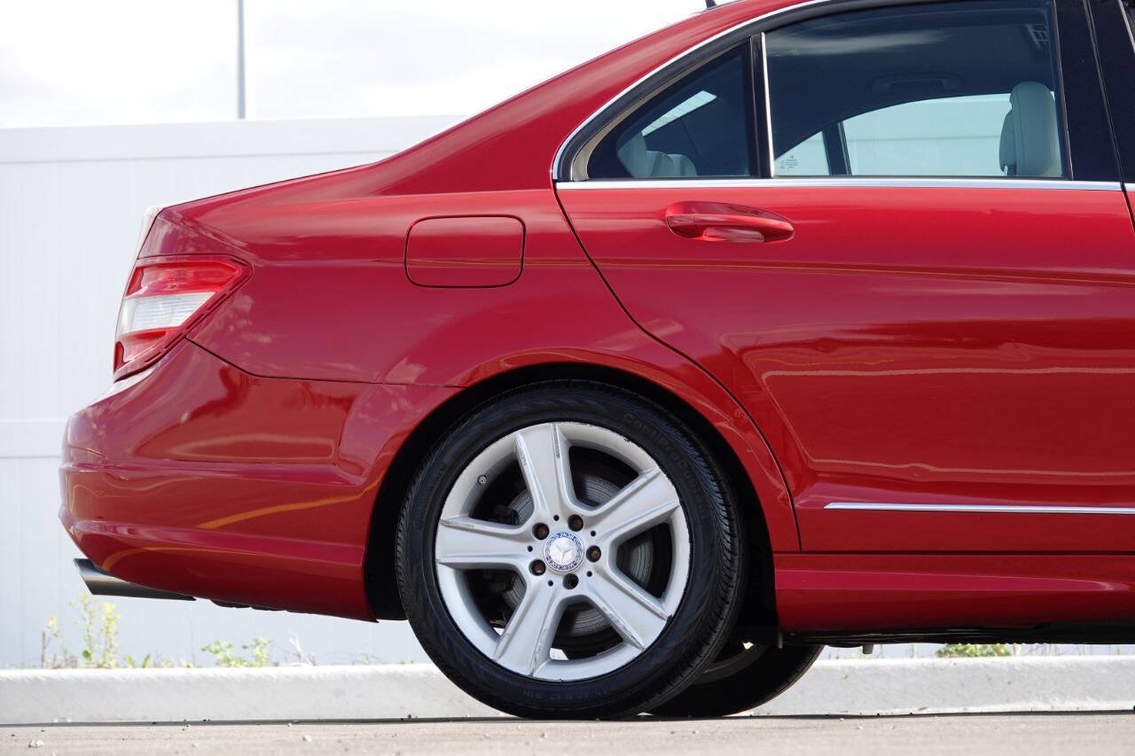Used 2010 Mercedes-Benz C 300 Sedan image 21