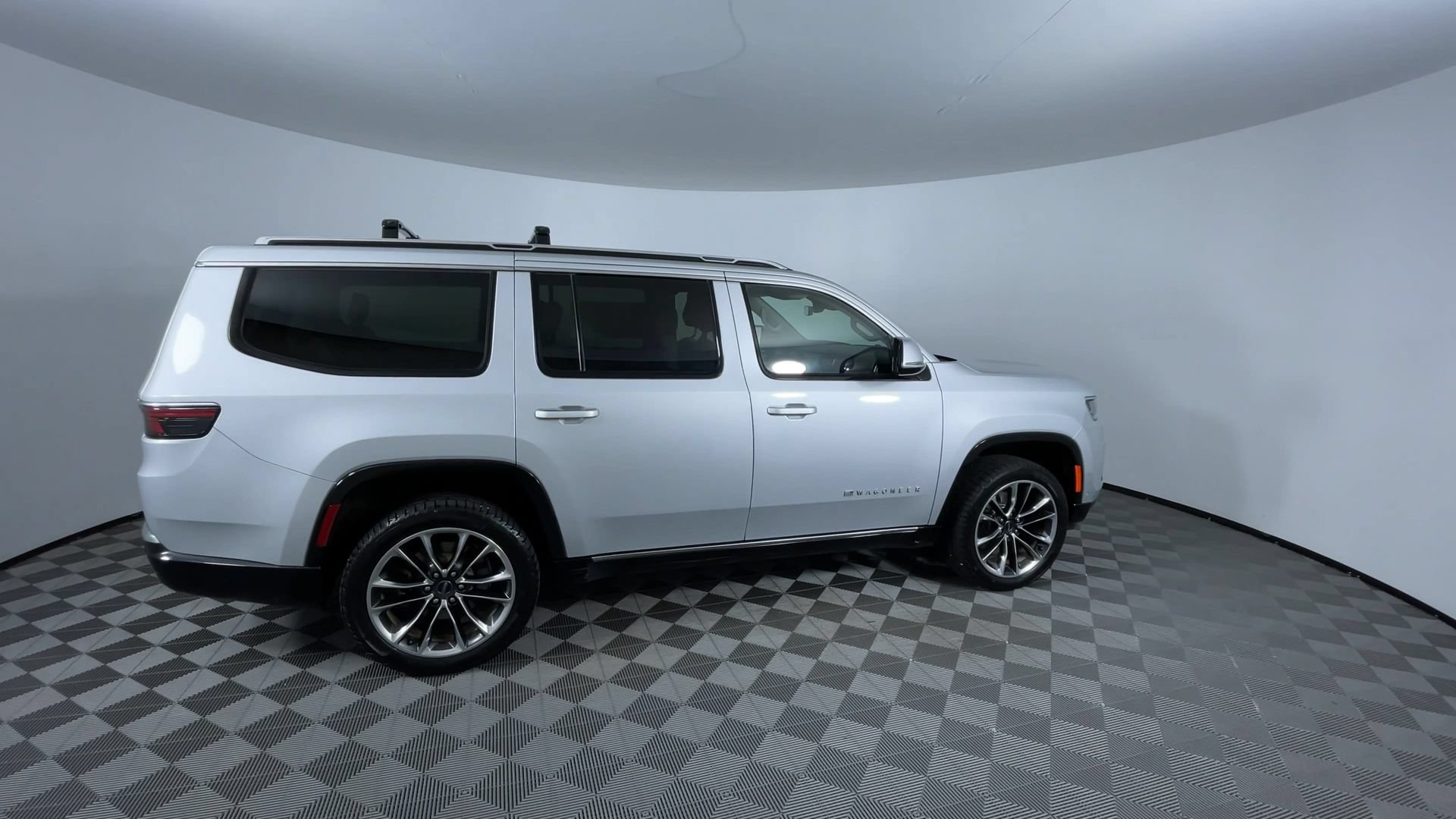 Used 2022 Jeep Wagoneer Series III w/ Premium Group I AWD/4WD image 9