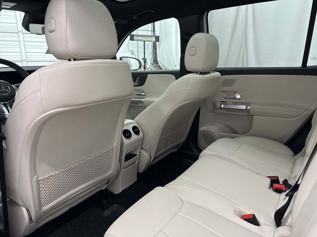 Used 2026 Mercedes-Benz GLB 250 image 18