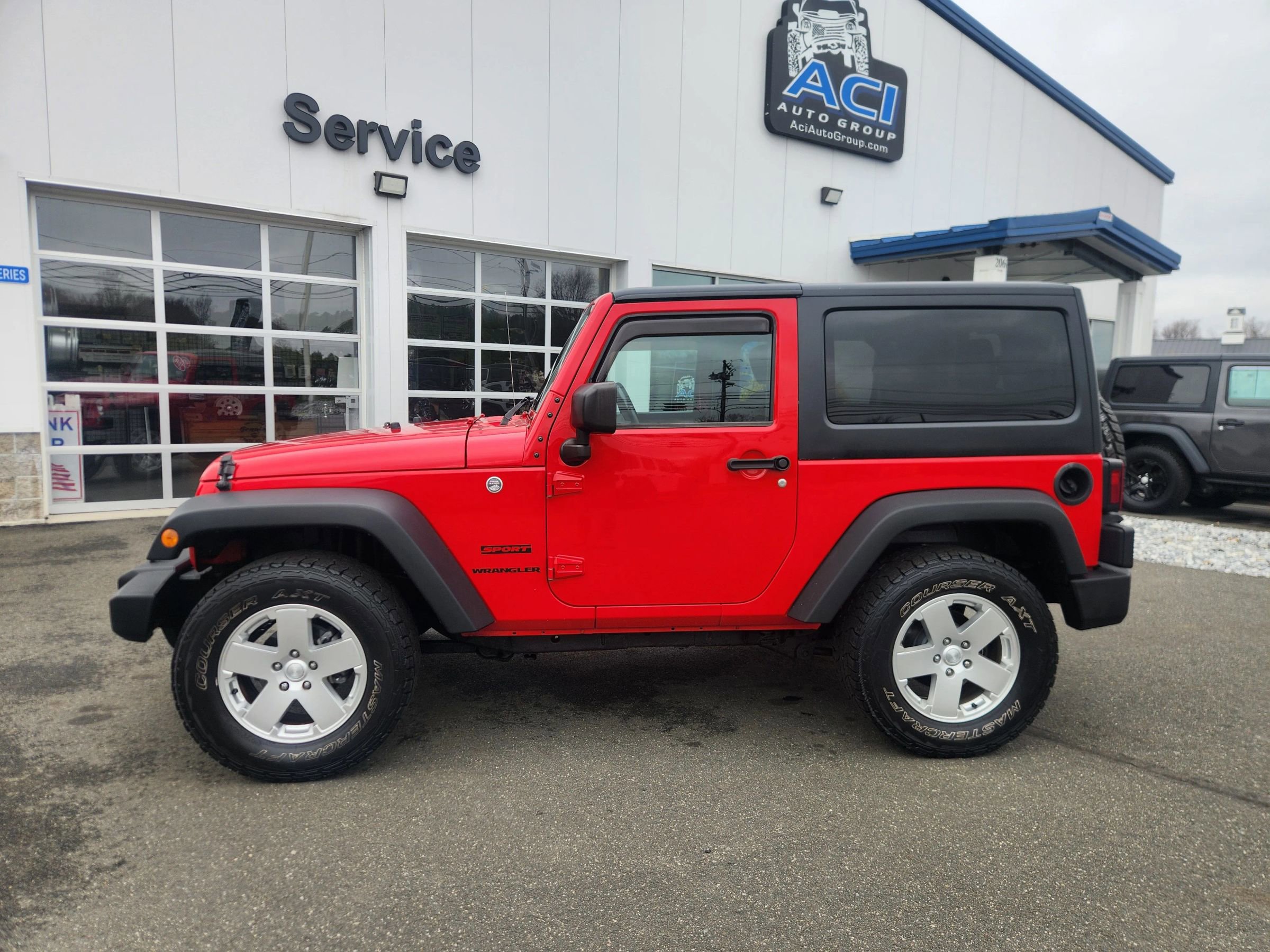 Used 2016 Jeep Wrangler Sport w/ Connectivity Group AWD/4WD image 8