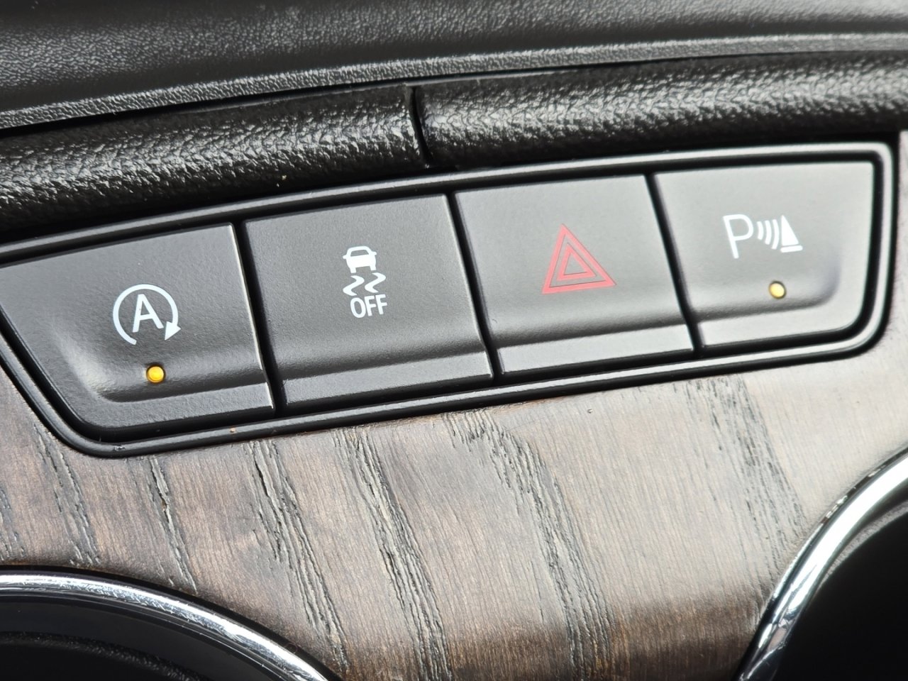 Used 2022 GMC Acadia Denali w/ Denali Technology Package image 8