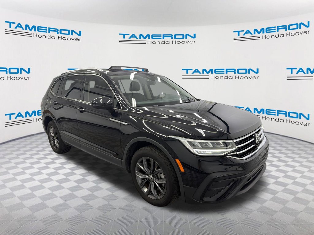 Used 2023 Volkswagen Tiguan SE w/ Panoramic Sunroof Package FWD image 7