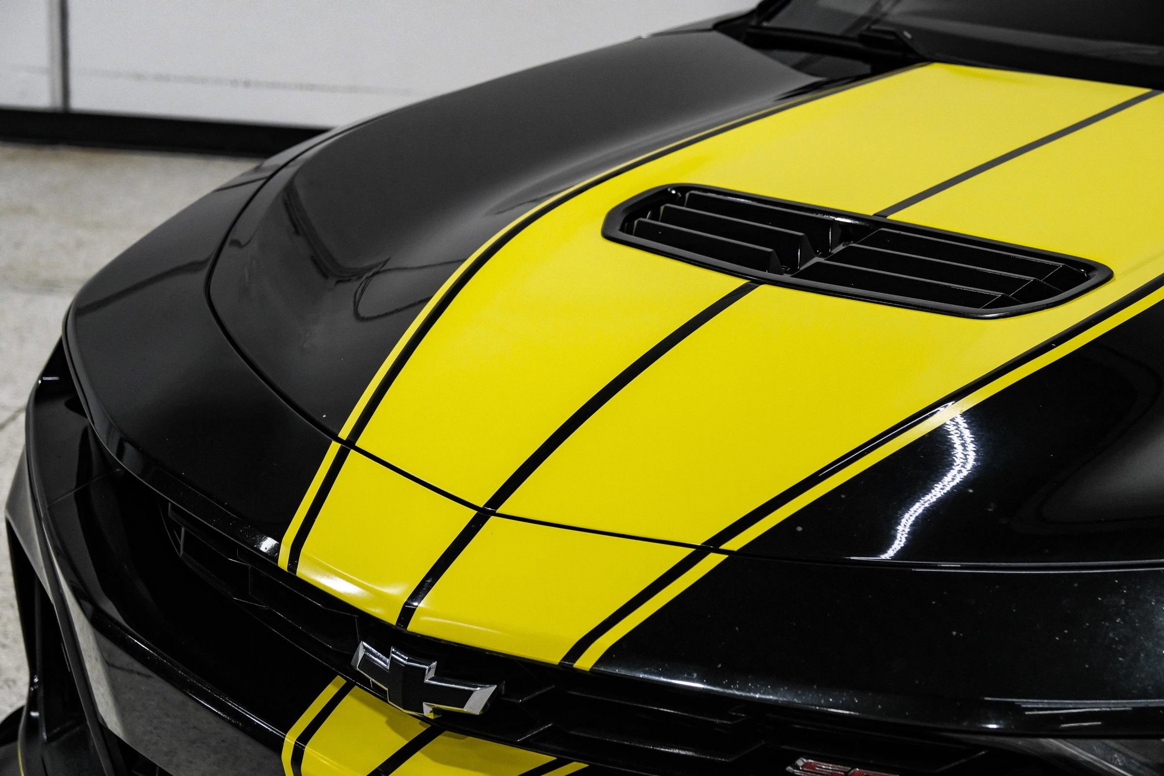 Used 2020 Chevrolet Camaro SS RWD image 57