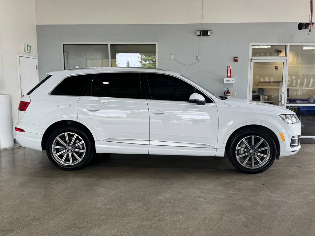 Used 2019 Audi Q7 3.0T Premium Plus w/ Premium Plus Package AWD/4WD image 4