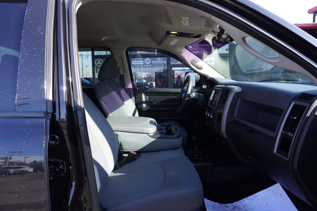 Used 2017 RAM 2500 Tradesman w/ Chrome Appearance Group image 8