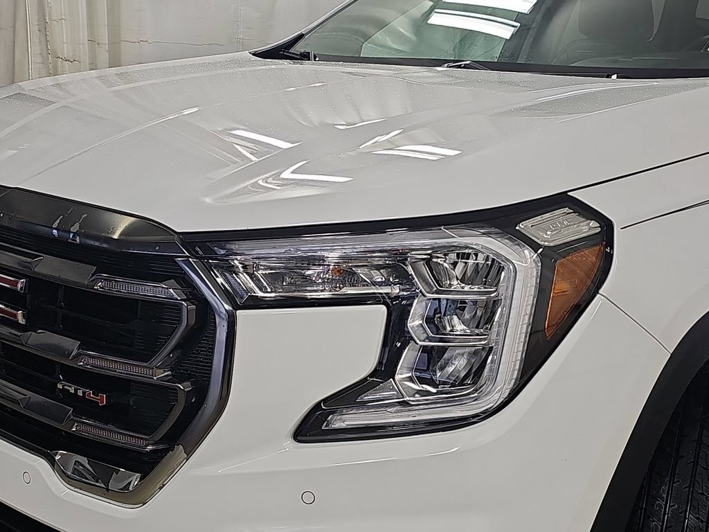 Certified 2023 GMC Terrain AT4 w/ Tech Package AWD/4WD image 37