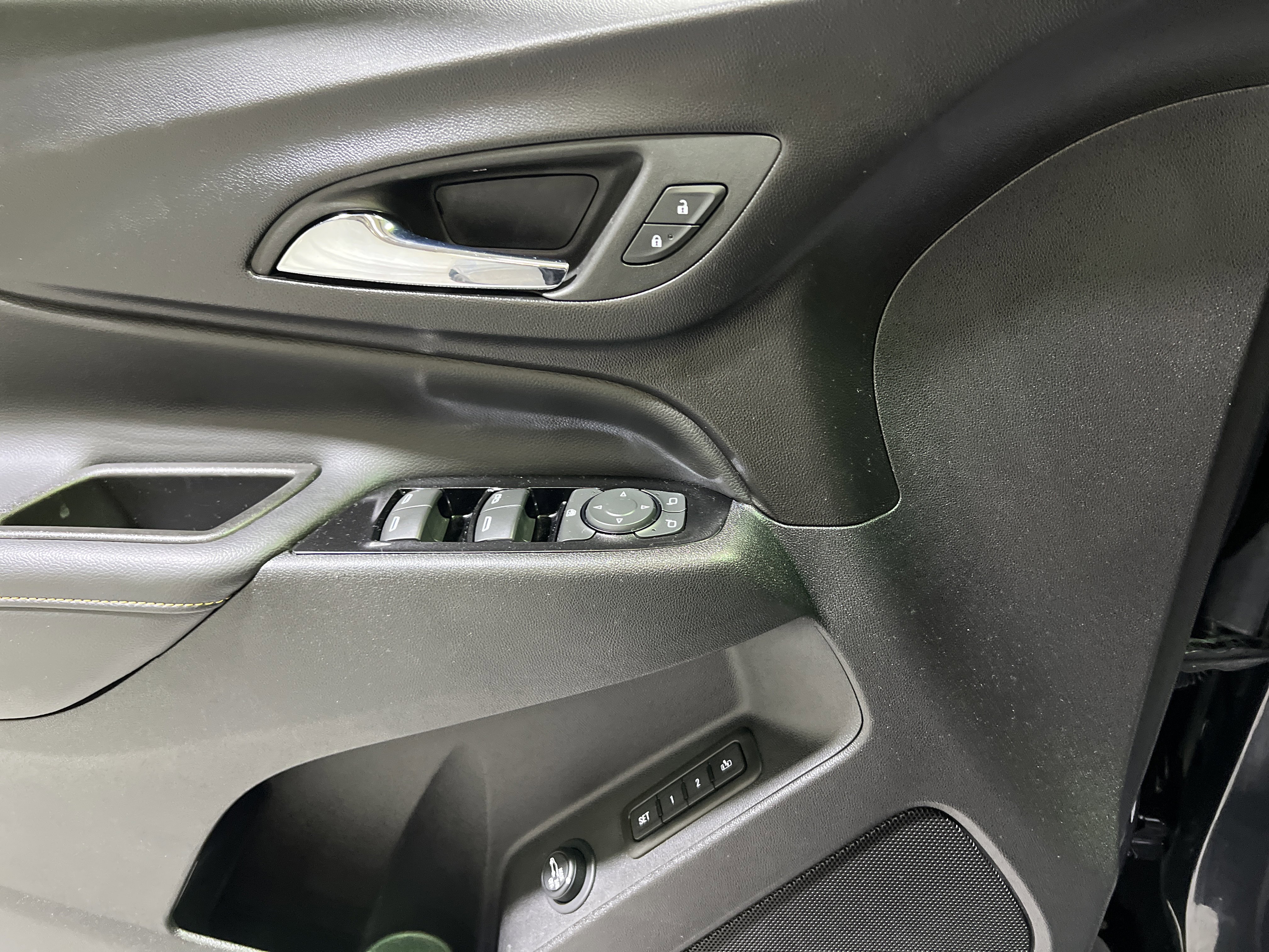 Certified 2022 Chevrolet Equinox Premier image 24