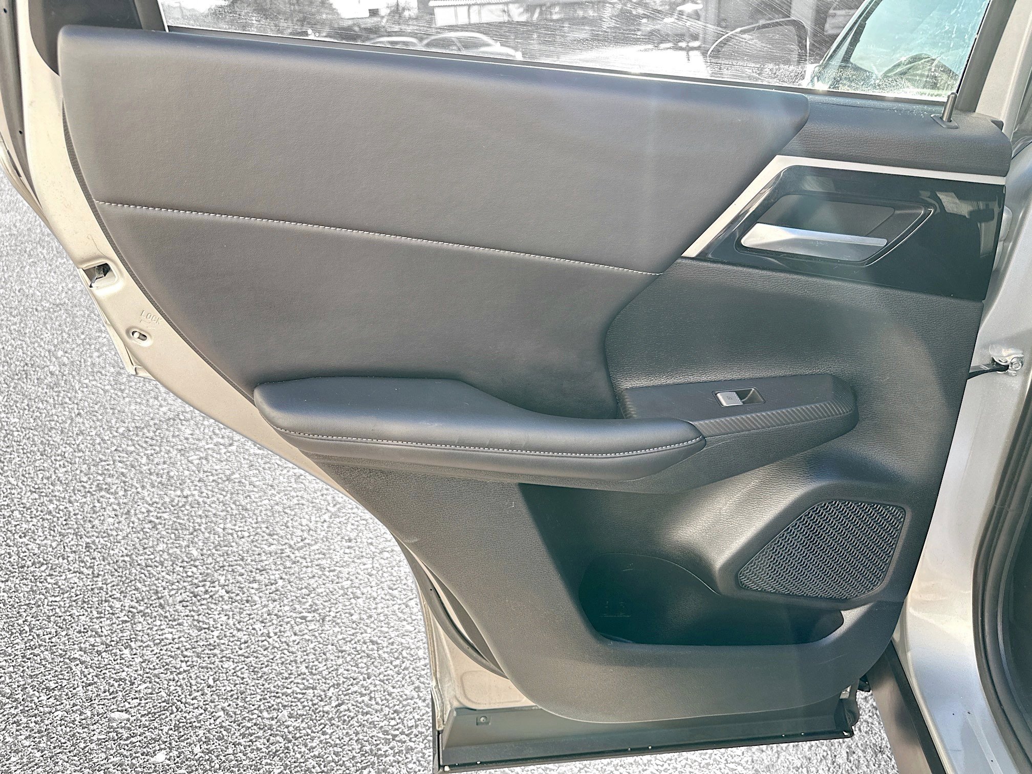 Used 2024 Mitsubishi Outlander SE Black Edition image 25