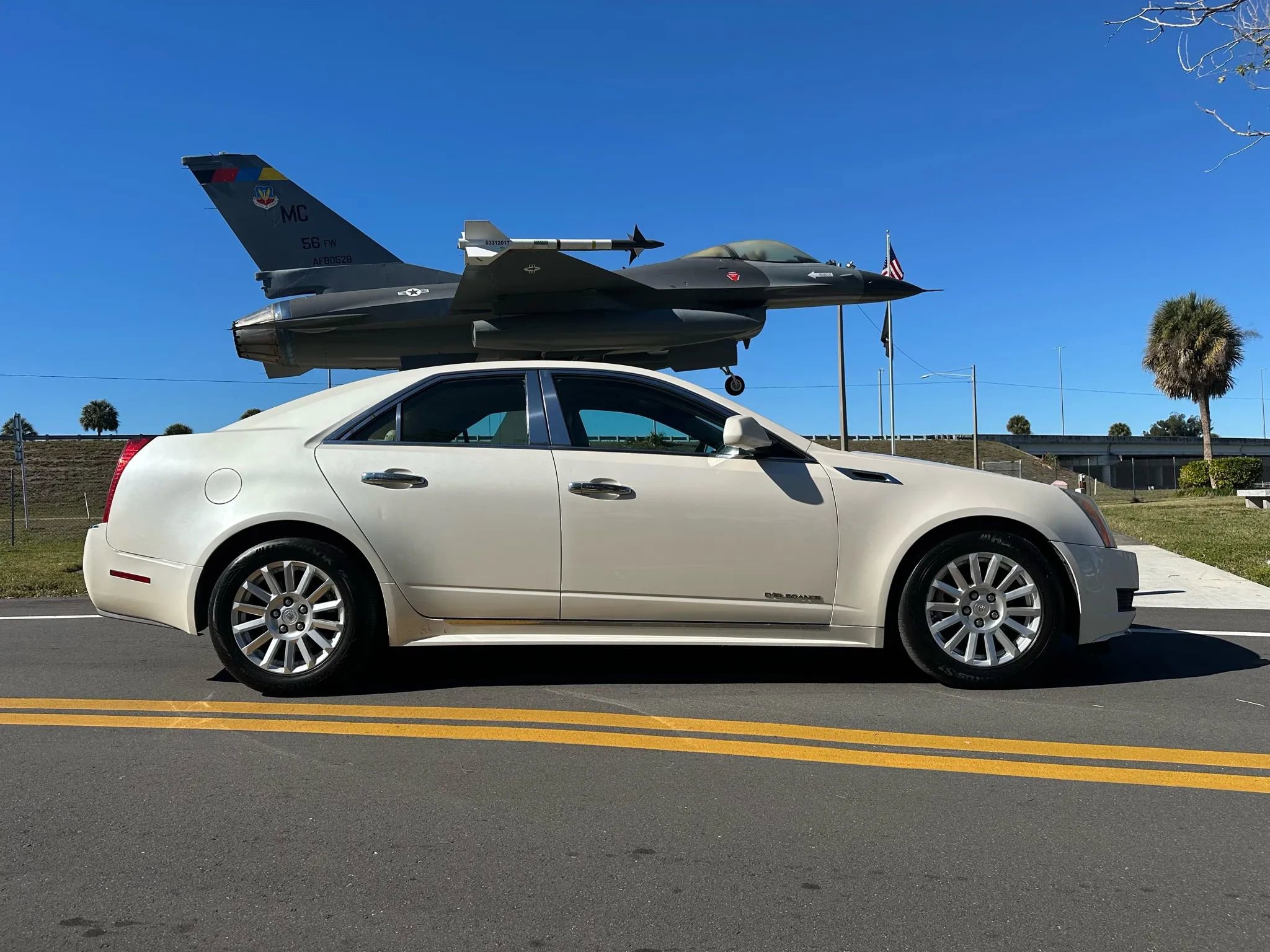 Used 2011 Cadillac CTS Luxury image 1