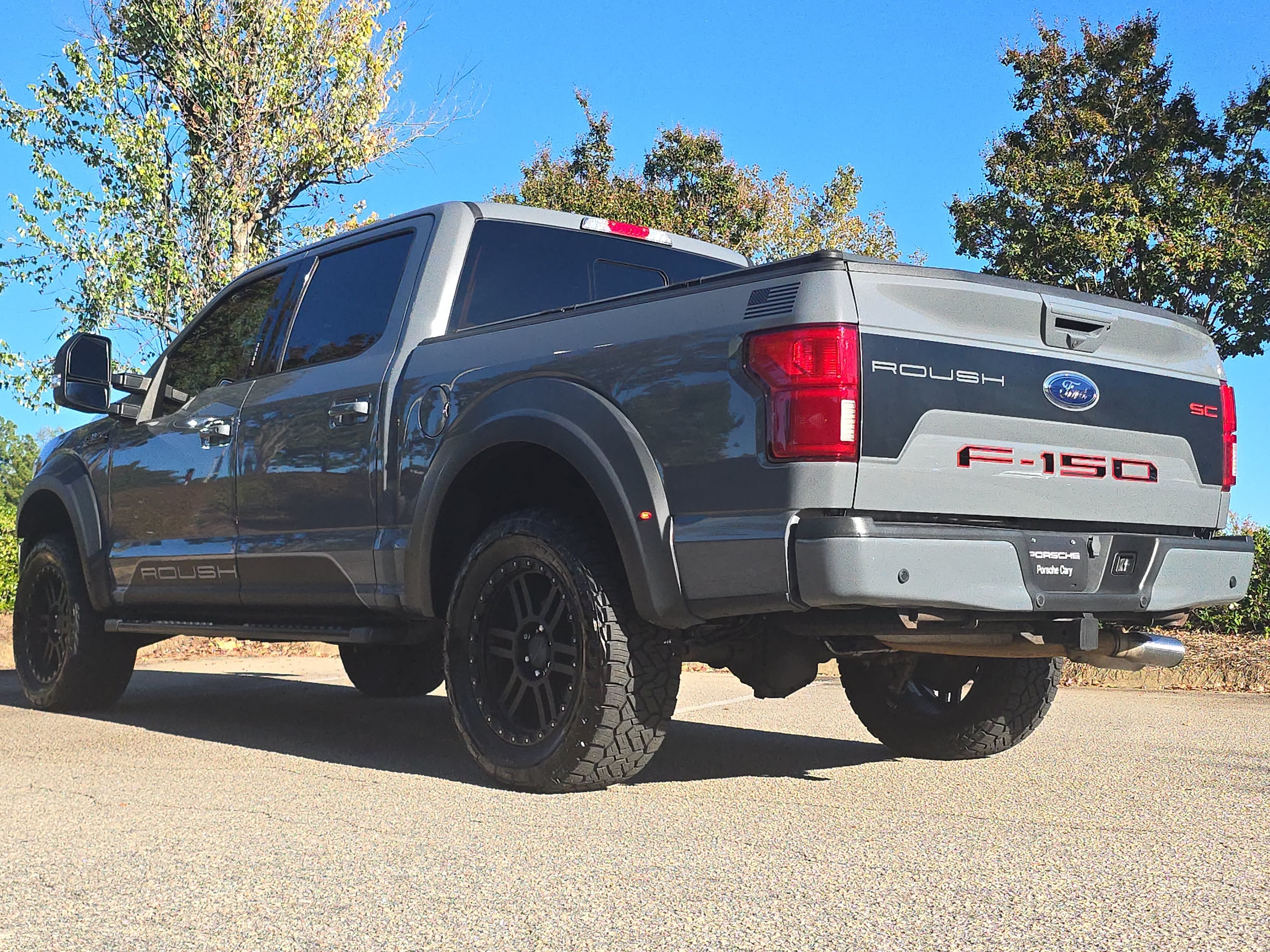 Used 2020 Ford F150 Lariat w/ Equipment Group 502A Luxury AWD/4WD image 3