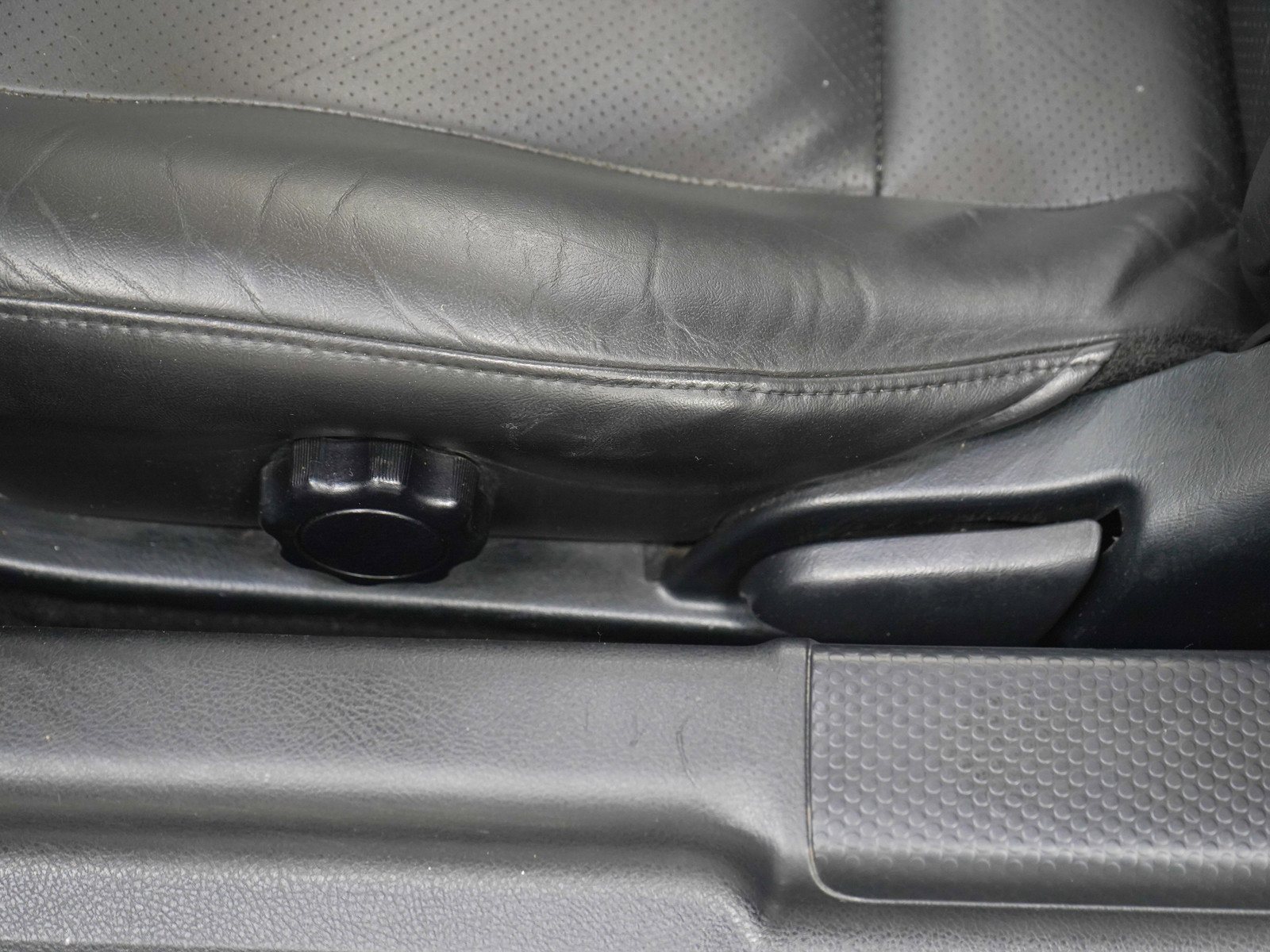 Used 2003 Toyota MR2 RWD image 16