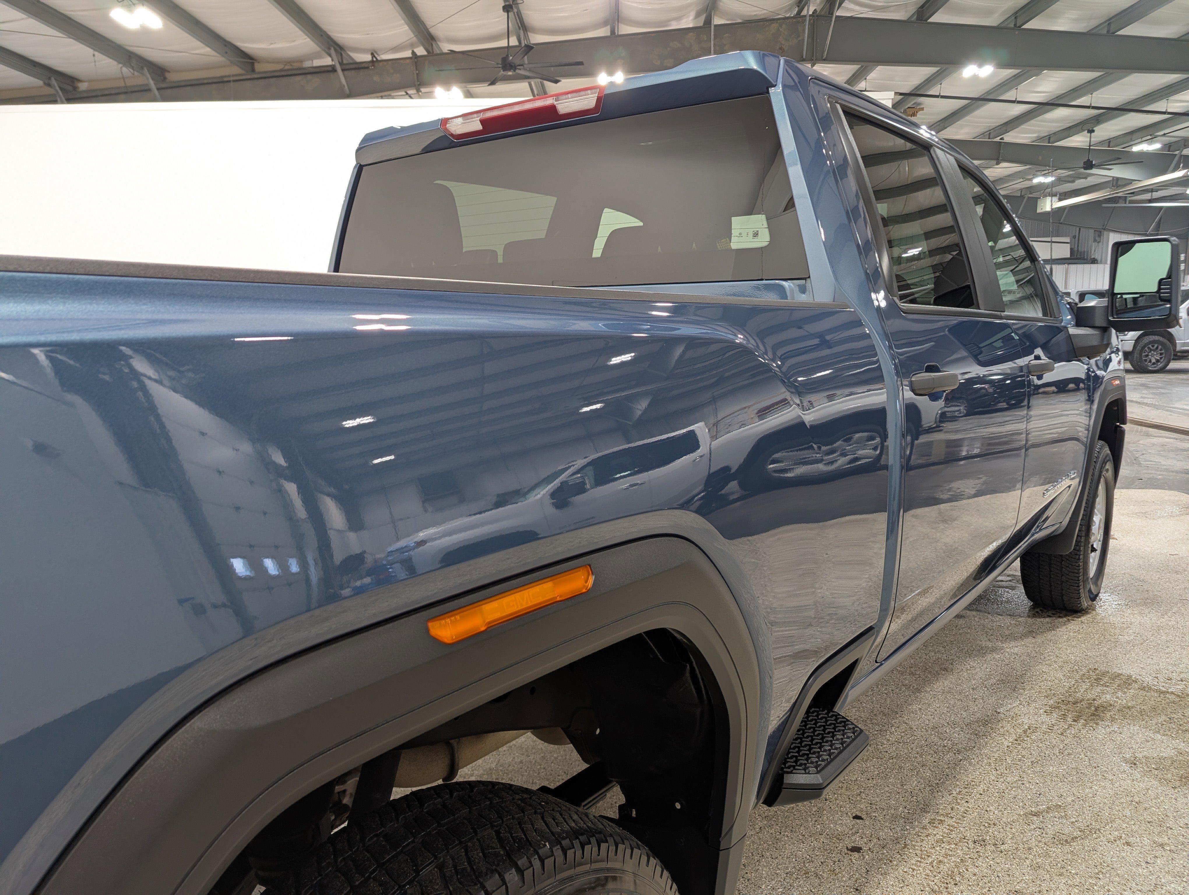 Used 2024 GMC Sierra 2500 Pro AWD/4WD image 3