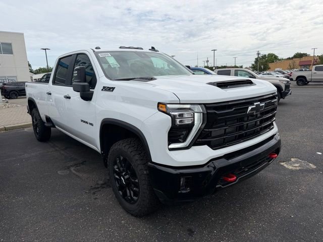 New 2026 Chevrolet Silverado 3500 LT w/ Trail Boss Package