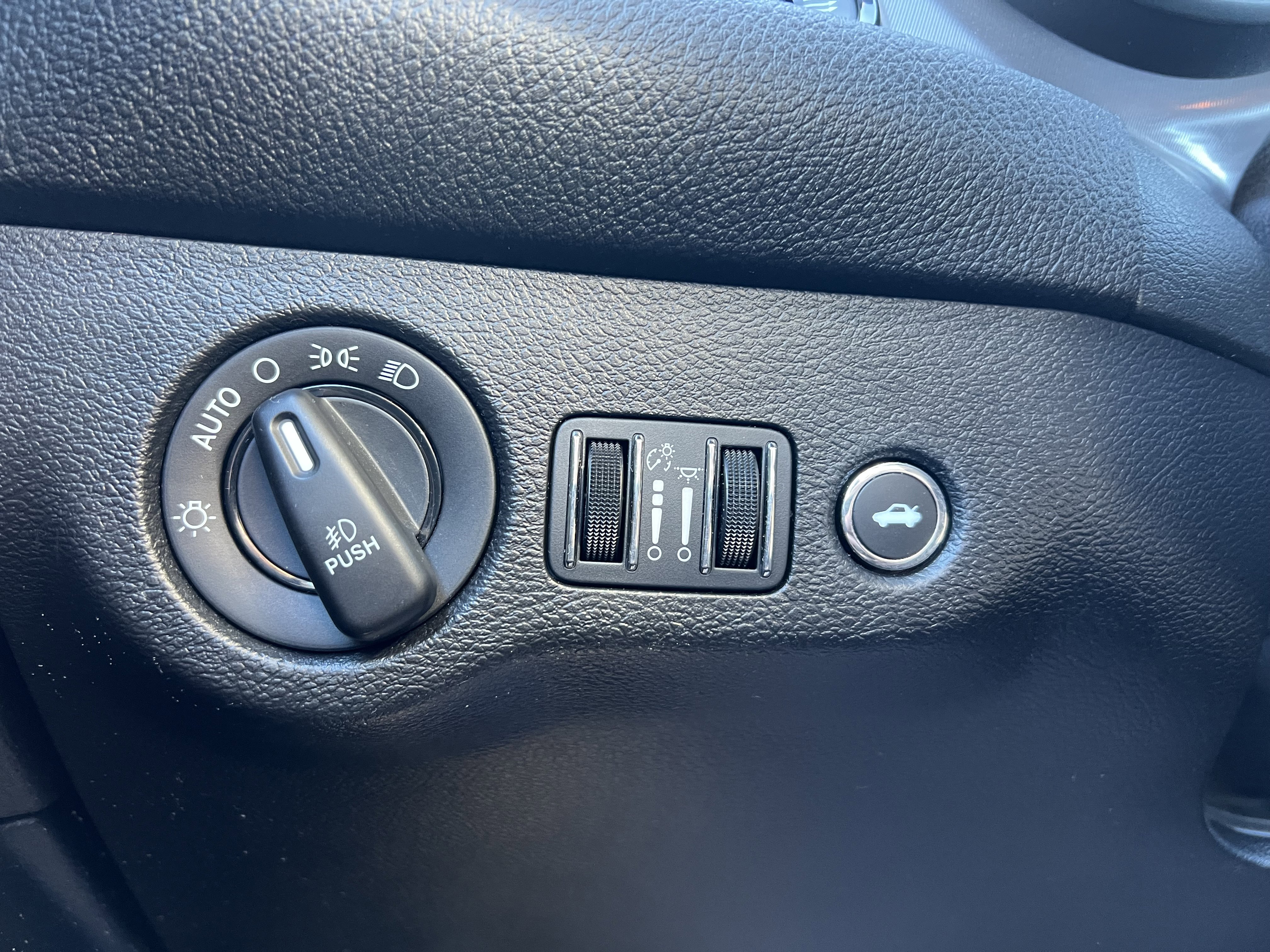 Used 2022 Dodge Challenger R/T image 16