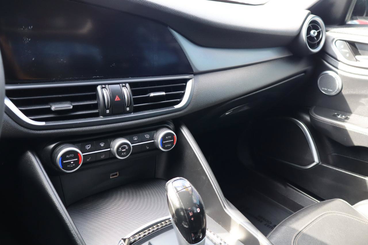 Used 2018 Alfa Romeo Giulia Ti Sport w/ Quick Order Package 22S Sport AWD/4WD image 17