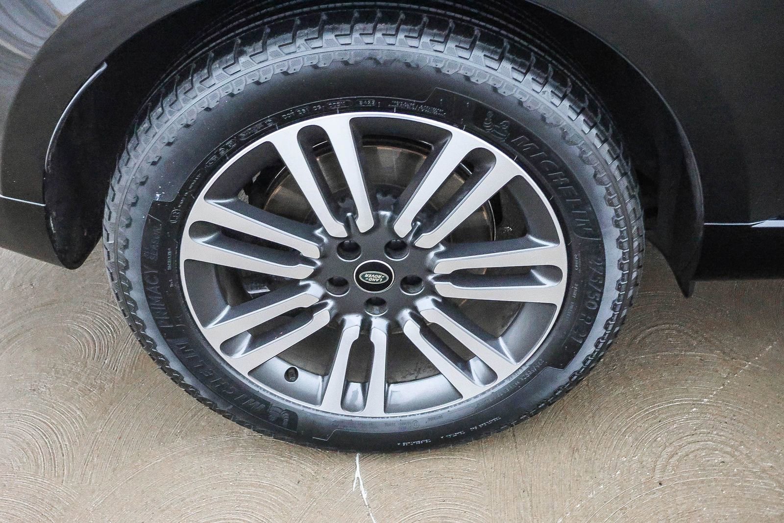 Used 2023 Land Rover Range Rover SE image 13