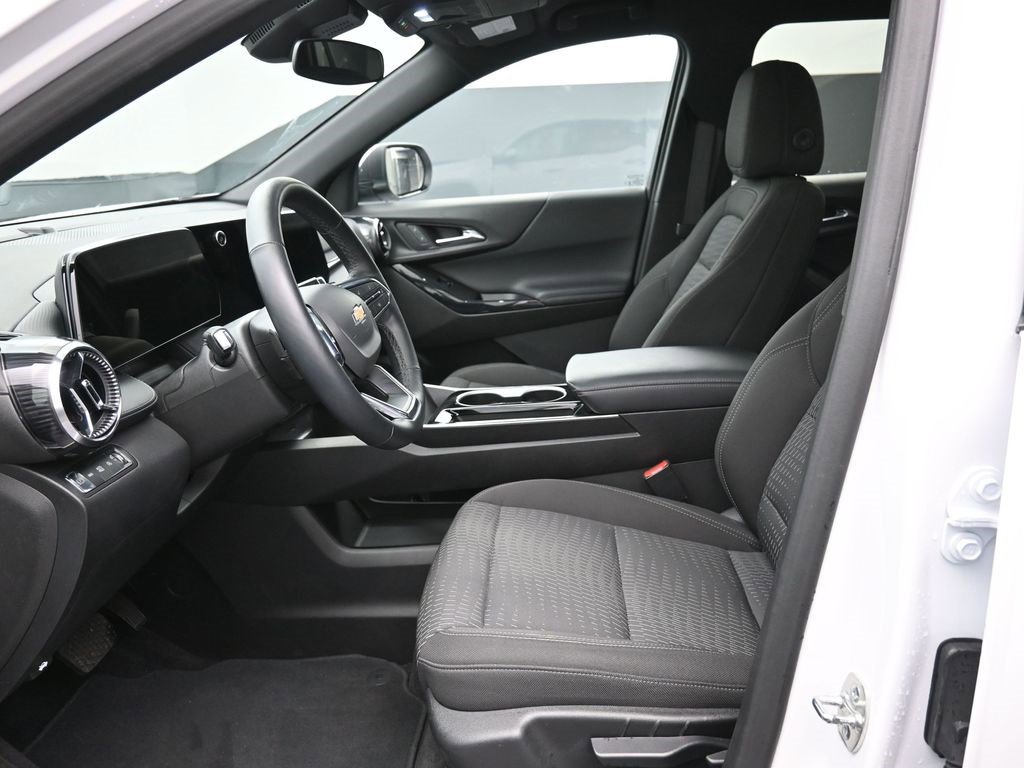Used 2025 Chevrolet Equinox LT image 21