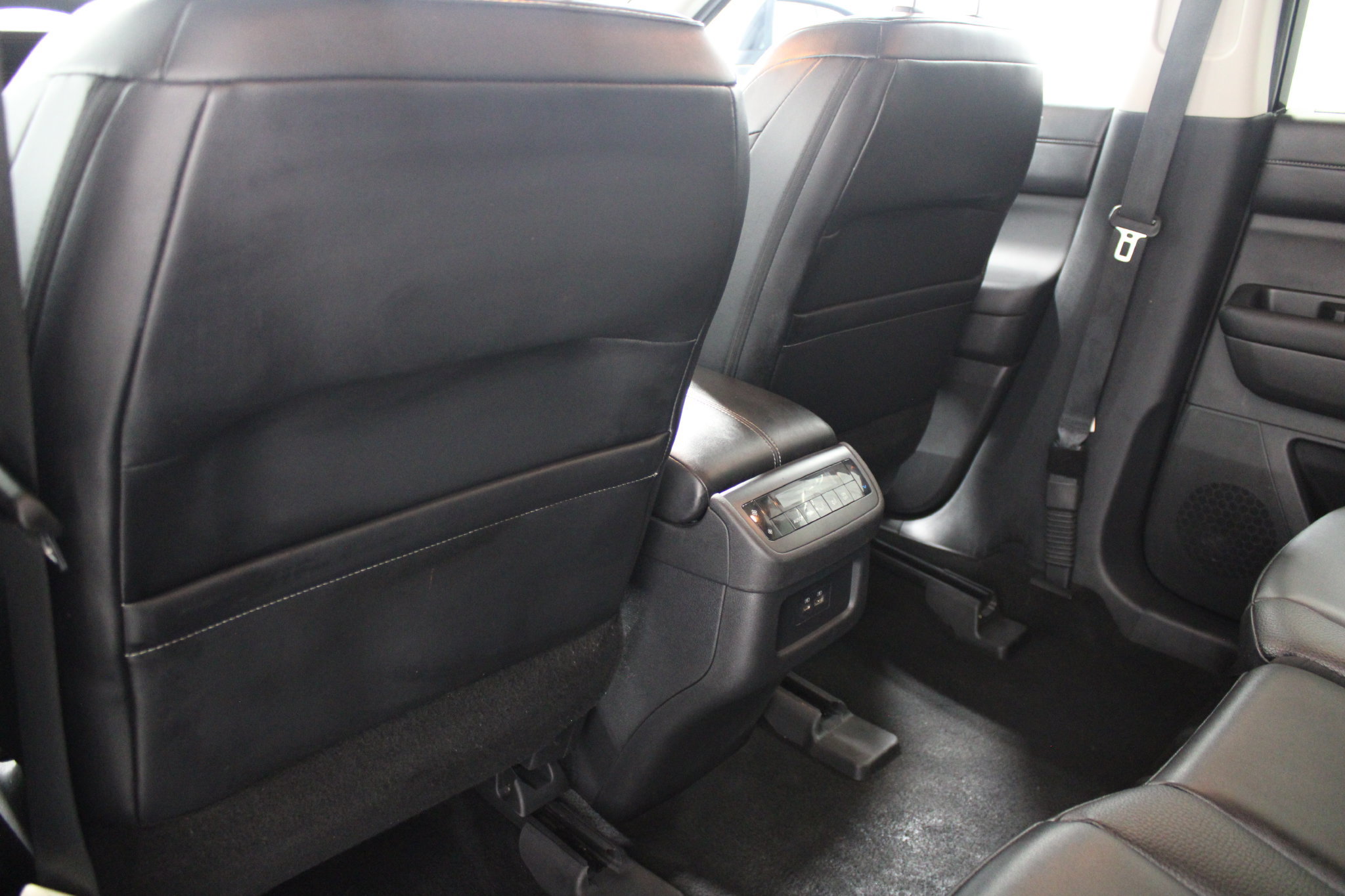 Used 2024 Nissan Pathfinder SL w/ Cargo Package AWD/4WD image 18