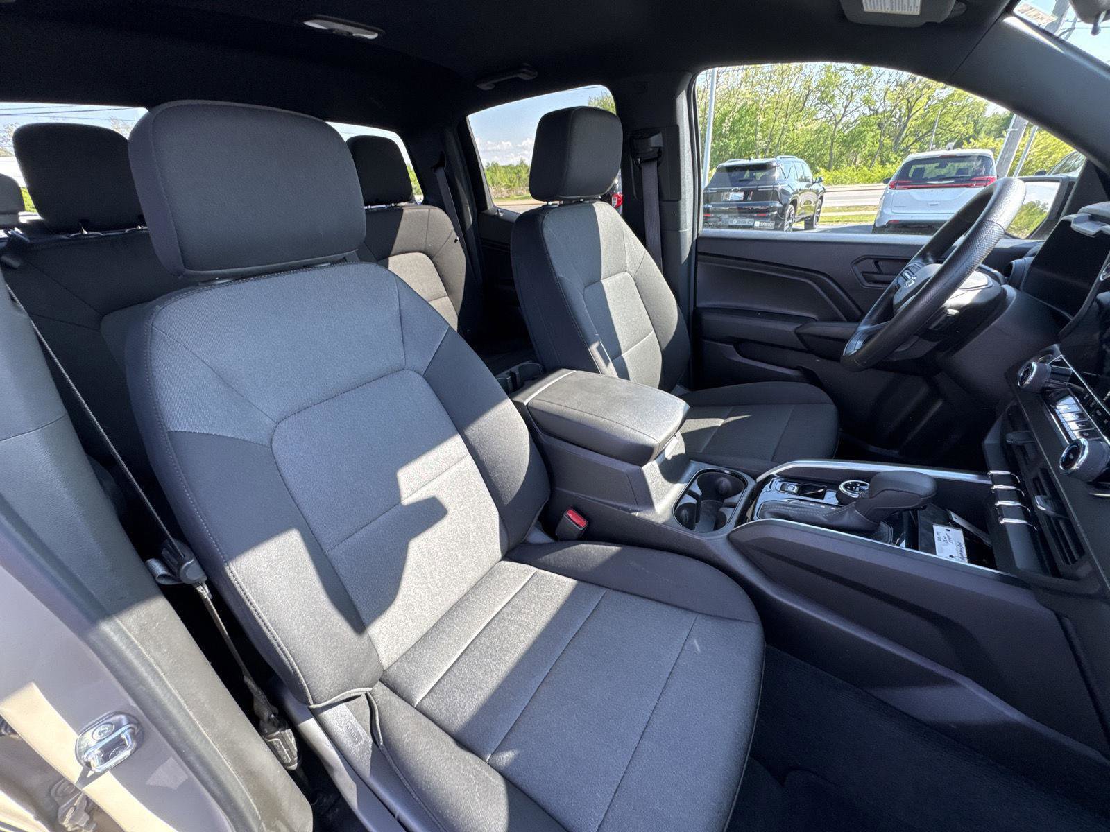 Used 2023 Chevrolet Colorado Trail Boss w/ Technology Package AWD/4WD image 18