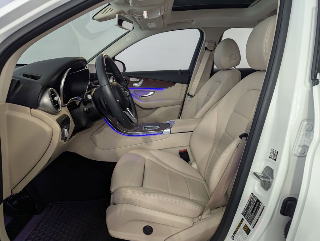 Used 2020 Mercedes-Benz GLC 300 image 4