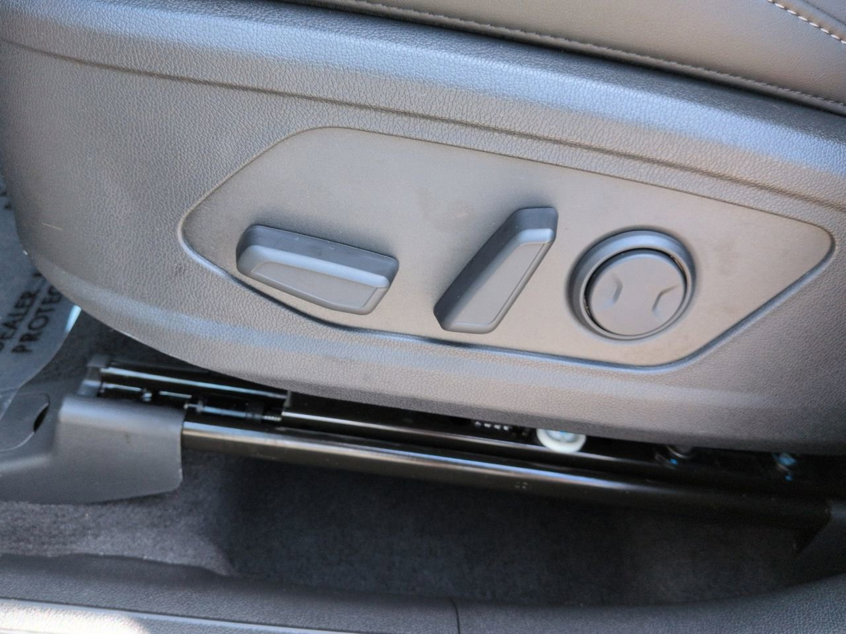 New 2026 Kia Sorento S w/ S Panoramic Sunroof Package FWD image 17