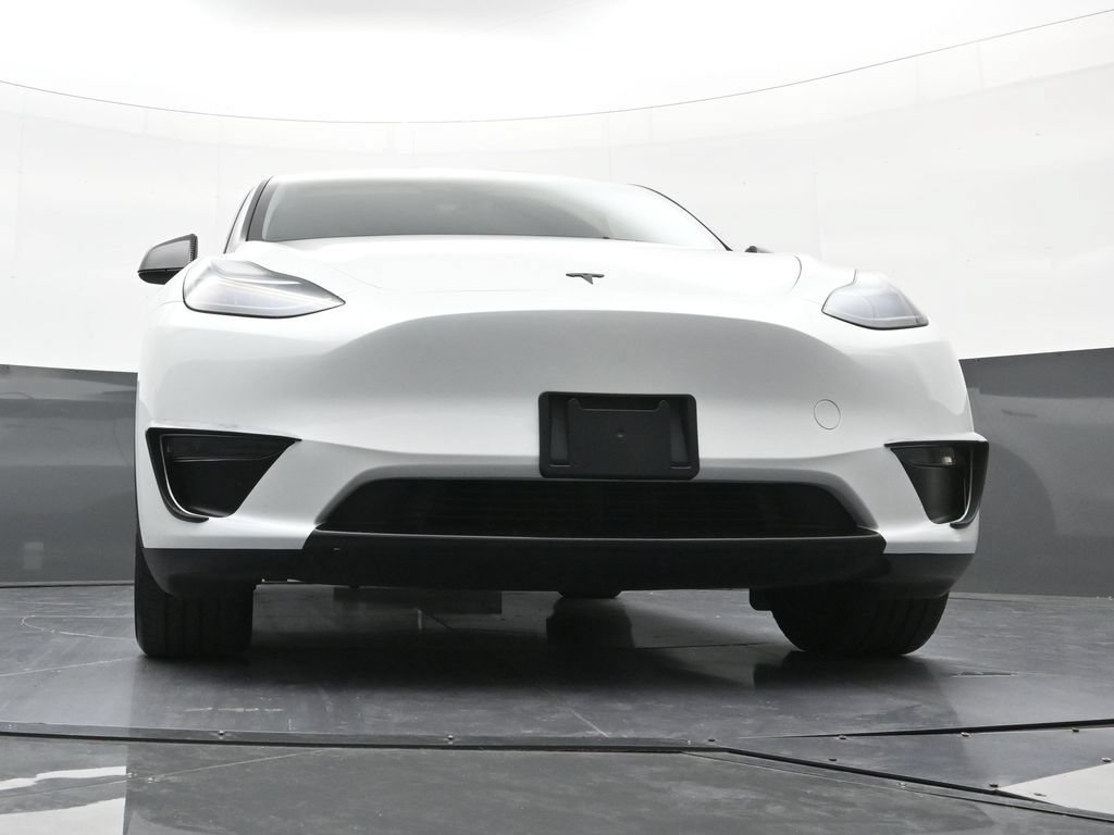 Used 2025 Tesla Model Y Long Range RWD image 23