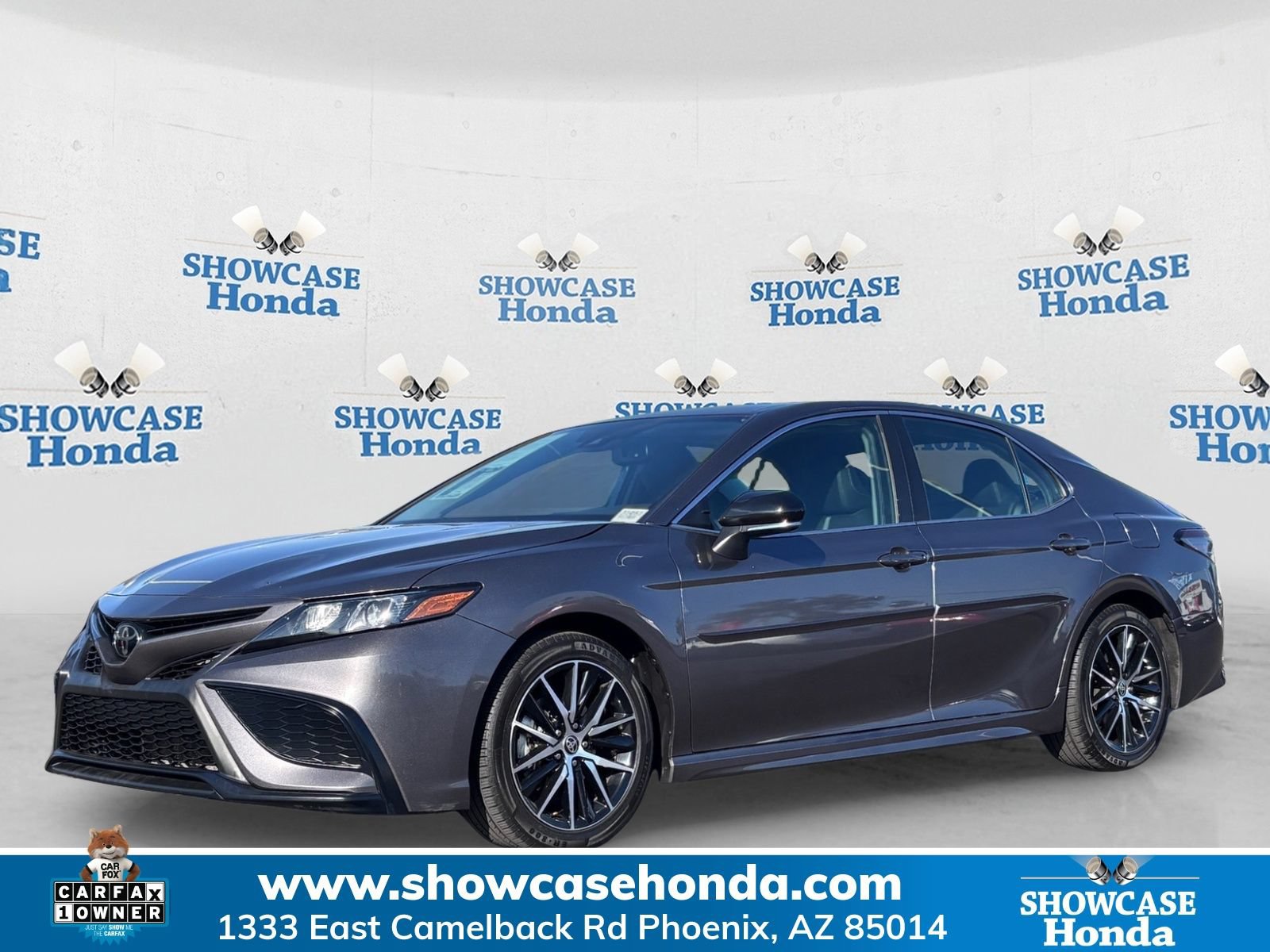 Used 2024 Toyota Camry SE FWD image 1