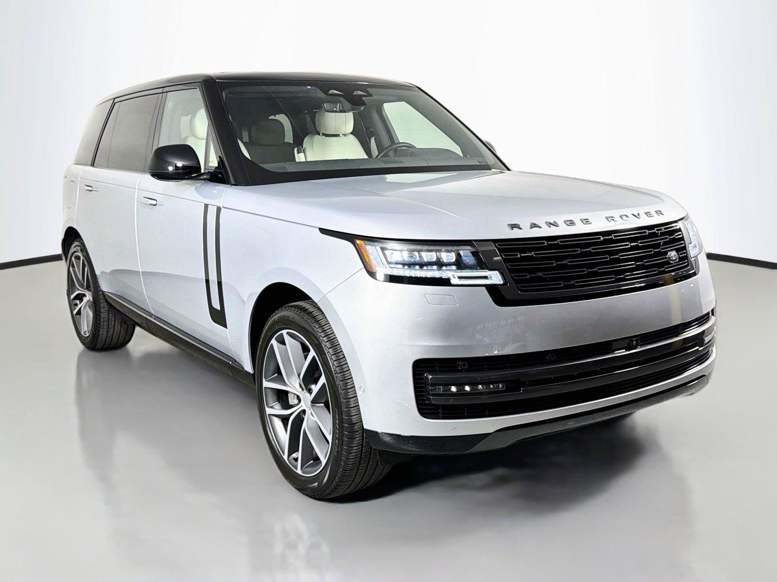 Certified 2025 Land Rover Range Rover Long Wheelbase SE AWD/4WD image 3