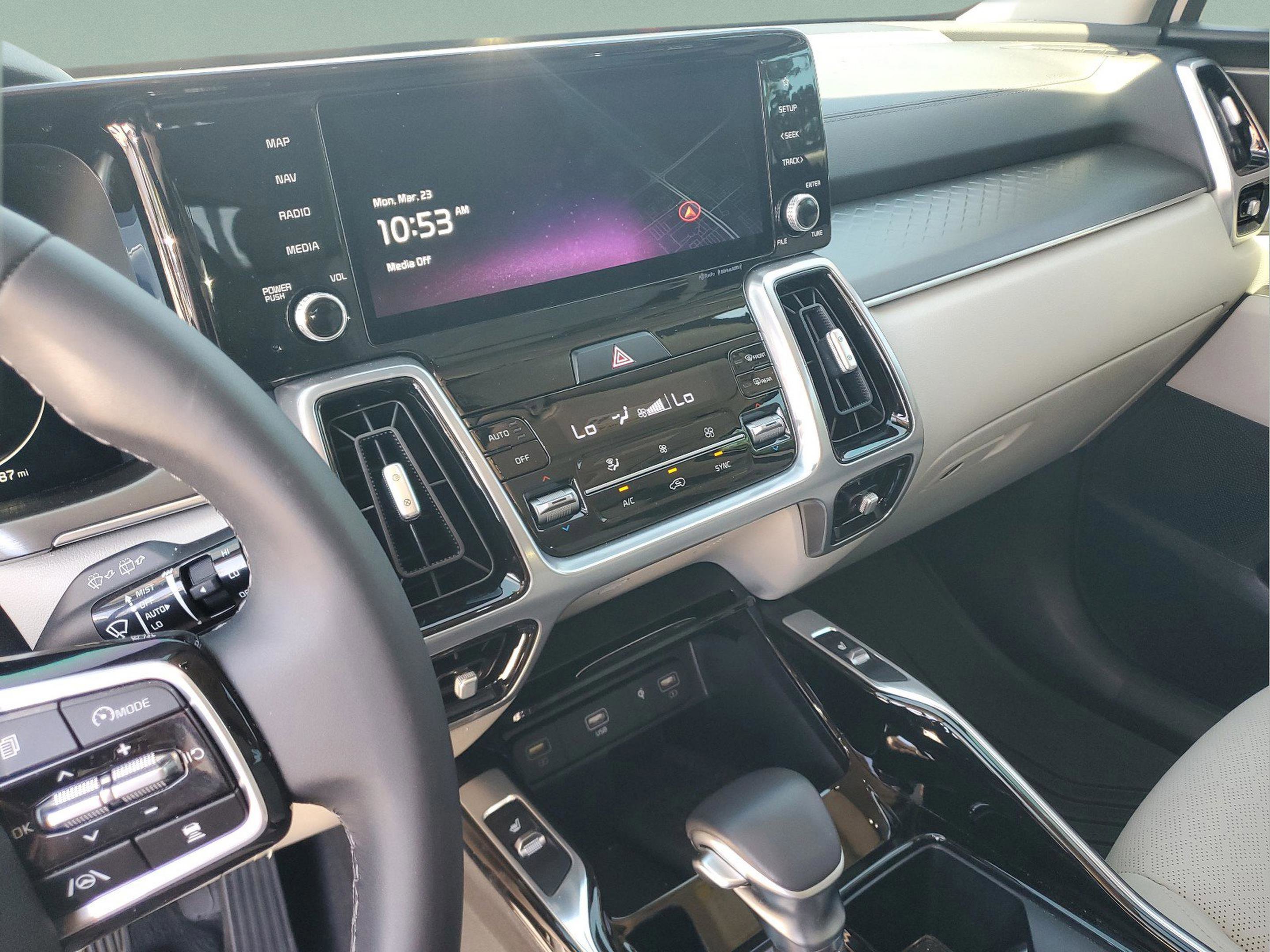 Used 2023 Kia Sorento SX image 27