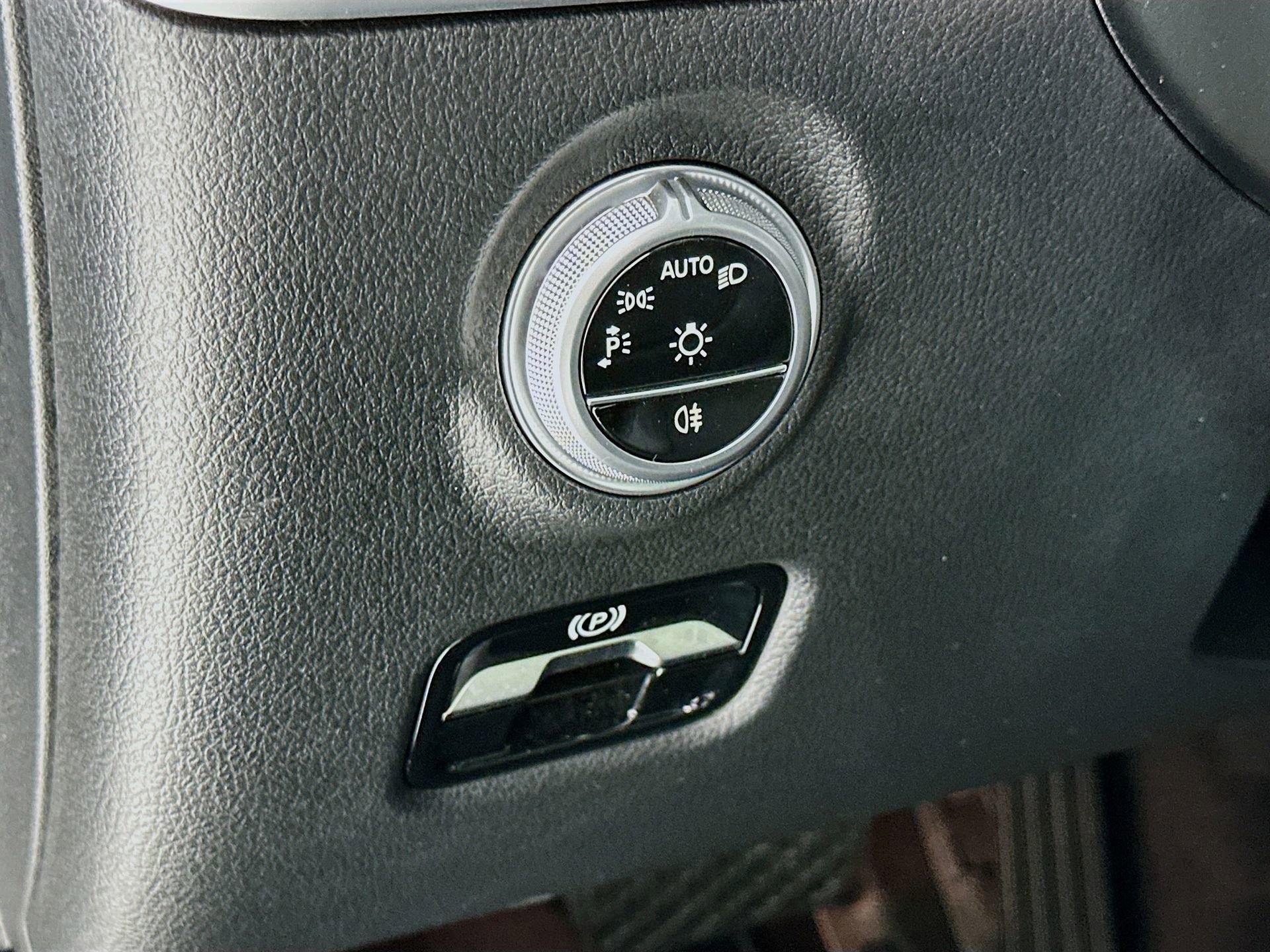 Certified 2025 Mercedes-Benz C 300 Sedan image 11