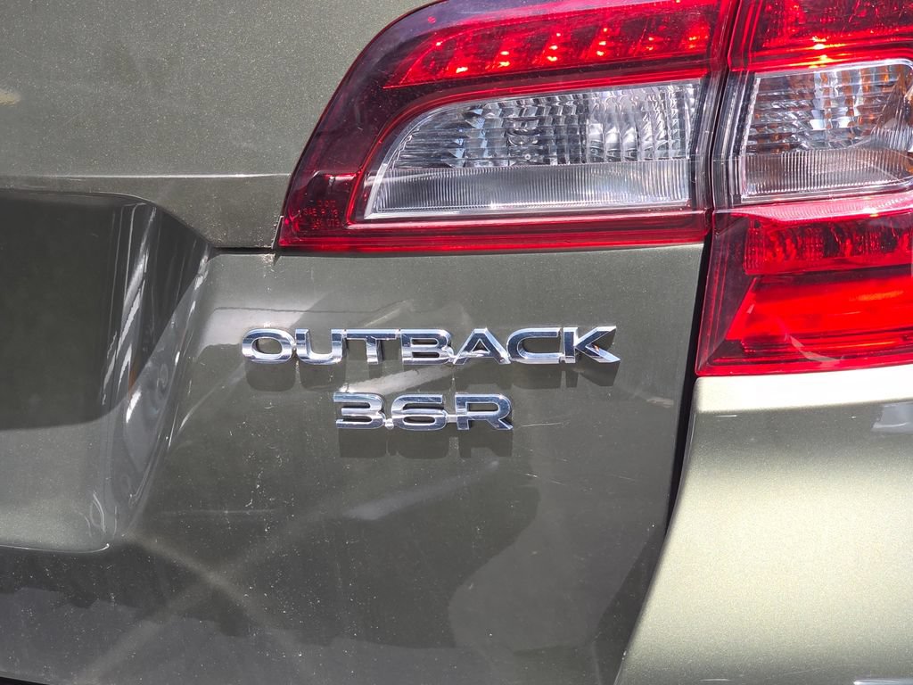 Used 2018 Subaru Outback 3.6R Touring w/ Popular Package #3 AWD/4WD image 9