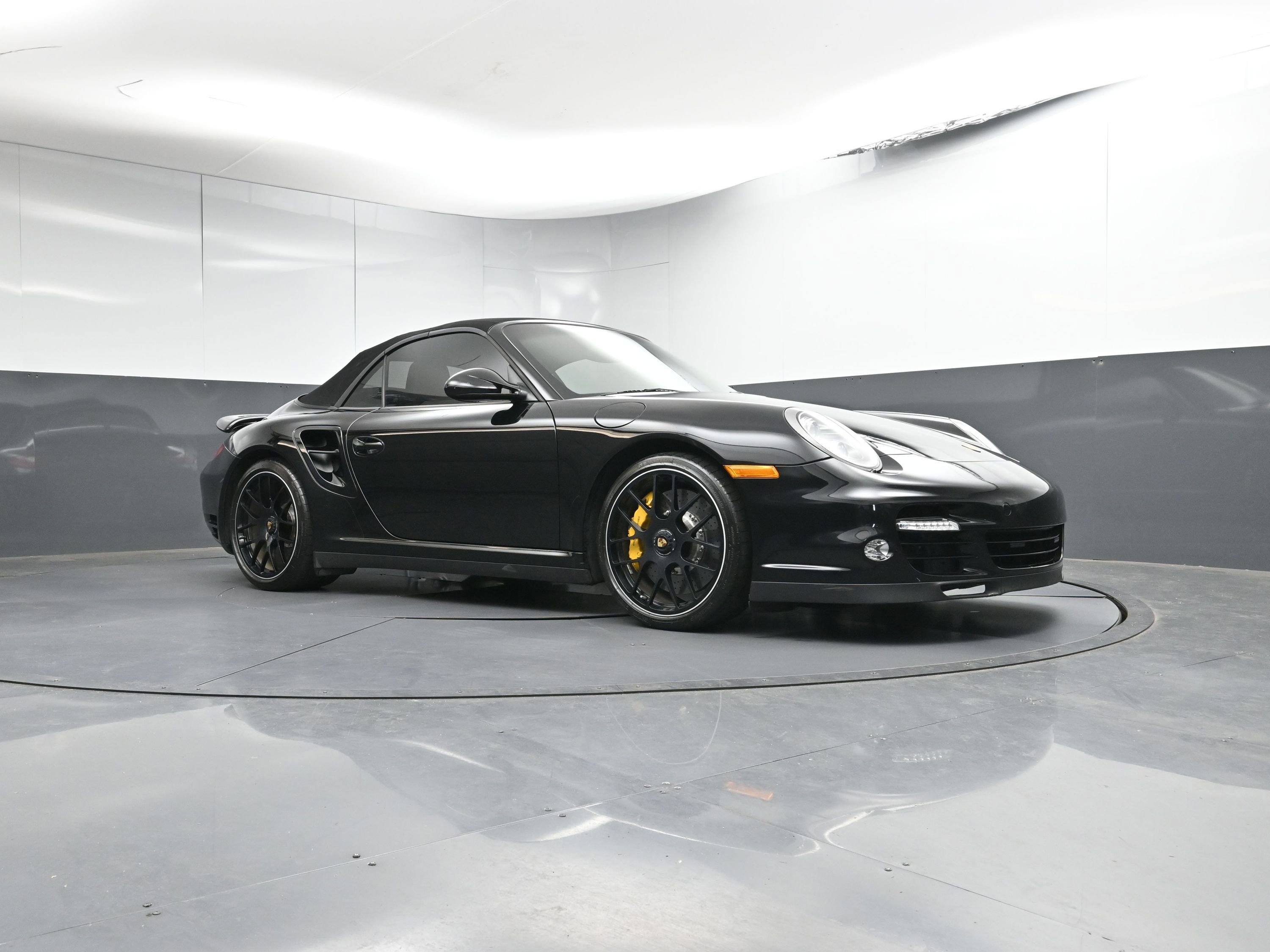Used 2011 Porsche 911 Turbo S image 31