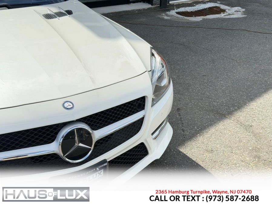 Used 2015 Mercedes-Benz SL 550 w/ White Arrow Edition image 10