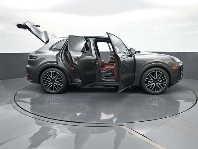 New 2025 Porsche Cayenne Turbo image 41