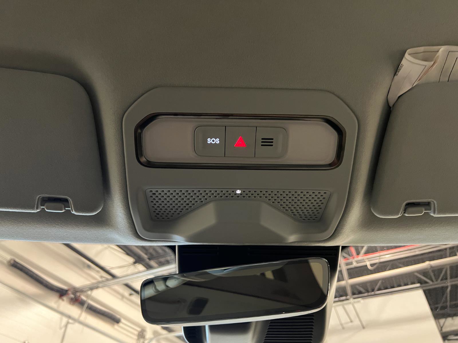 Used 2024 Rivian R1S Adventure AWD/4WD image 19