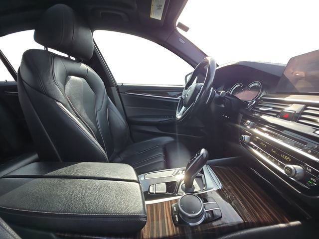 Used 2018 BMW 540i xDrive image 14