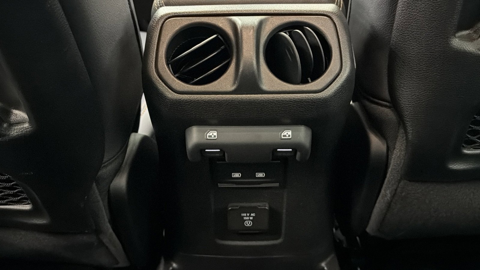 Used 2024 Jeep Wrangler Unlimited Sahara w/ Technology Group image 33