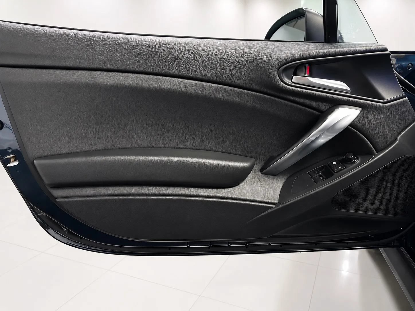 Used 2020 FIAT 124 Spider RWD image 13