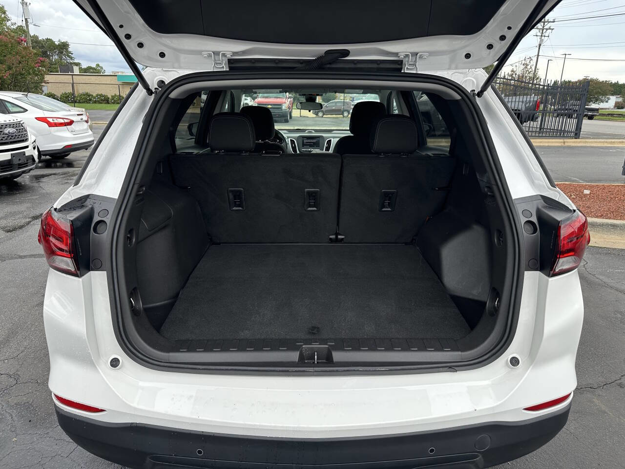 Used 2024 Chevrolet Equinox LS w/ LS Convenience Package image 9