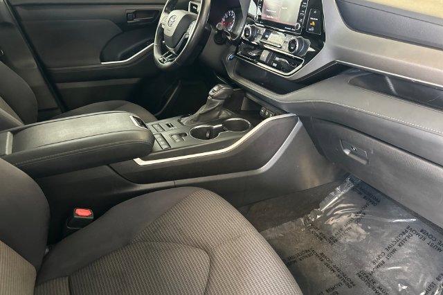 Used 2020 Toyota Highlander LE AWD/4WD image 20