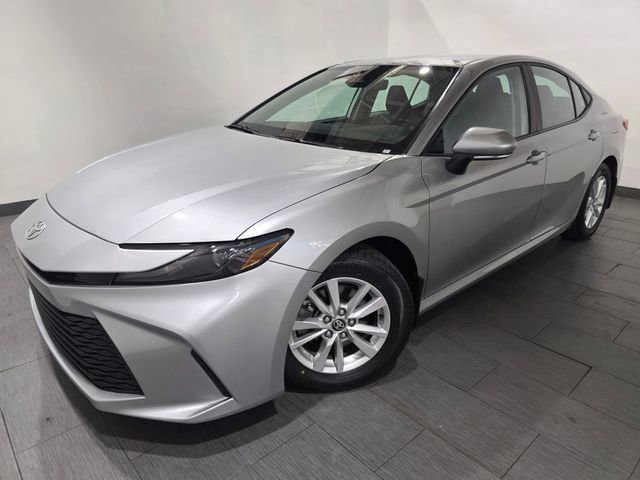Used 2025 Toyota Camry LE w/ Convenience Package FWD image 1