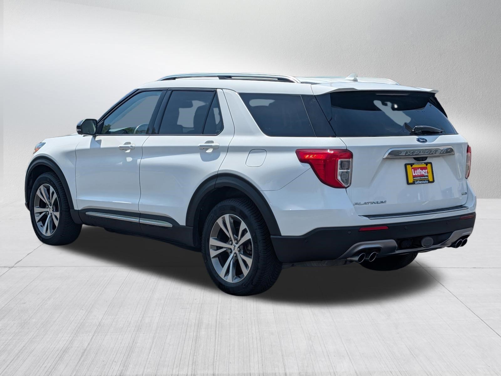Used 2020 Ford Explorer Platinum w/ Premium Technology Package AWD/4WD image 6